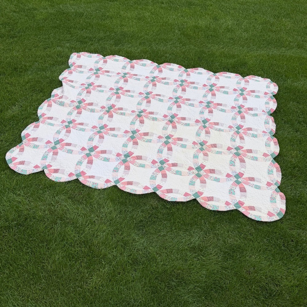 A- Vintage Double Wedding Ring Quilt Scalloped Pink Green Floral Patchwork 94x82